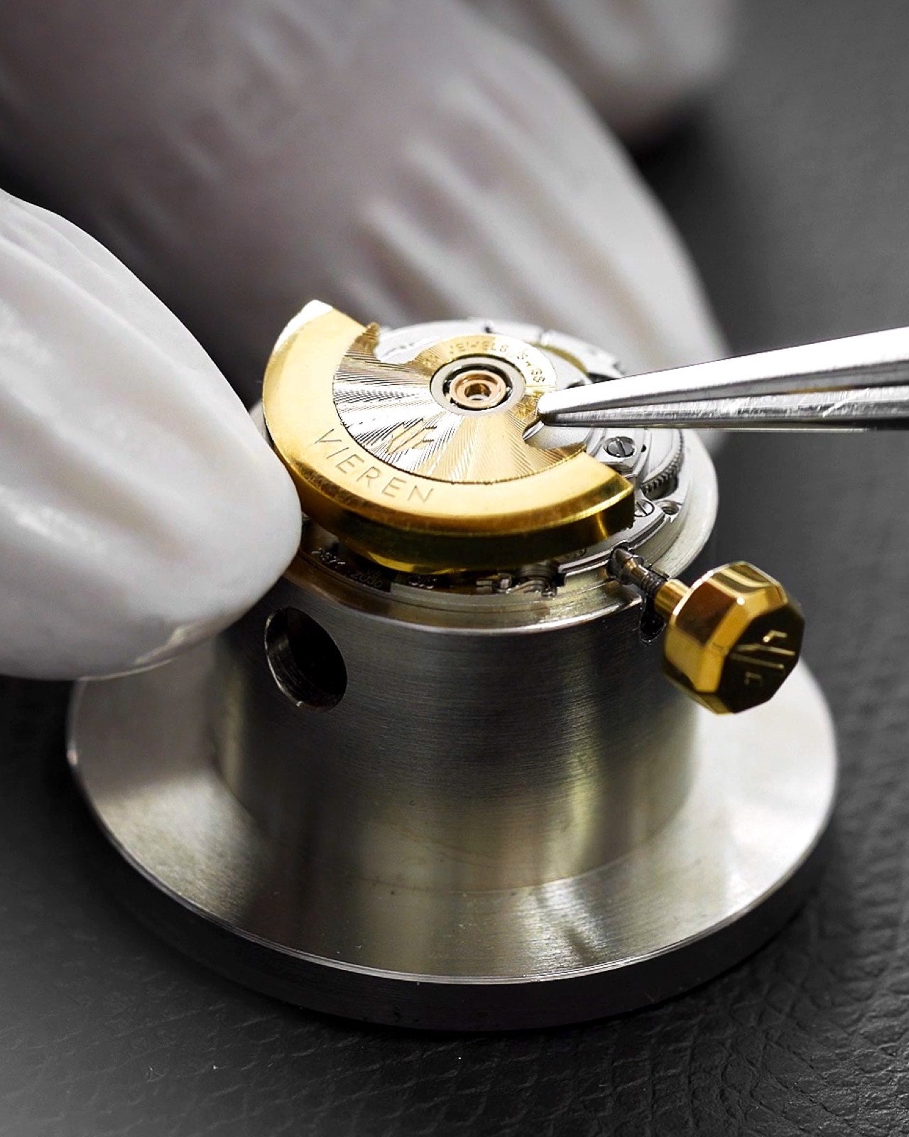 VIEREN Swiss ETA 2671 automatic watch movement with gold rotor placed by Swiss watchmaker