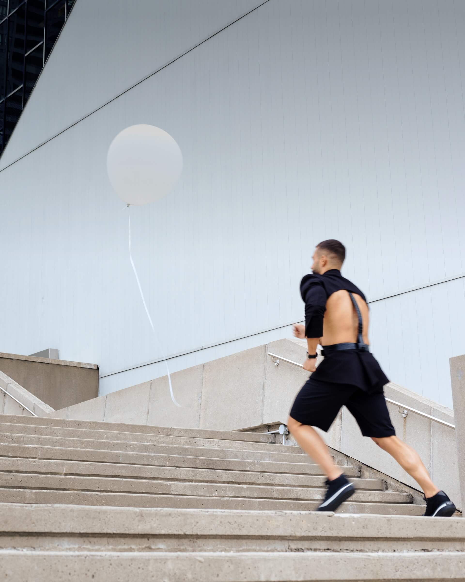 The White Balloon