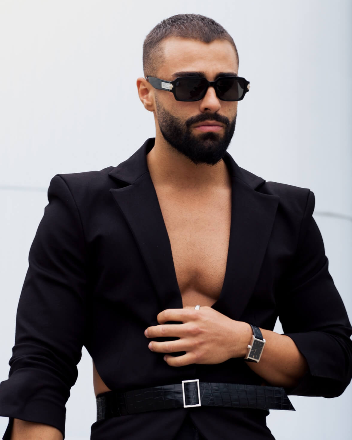 Nando Sirianni wearing the VIEREN Black Croc leather rectangular watch