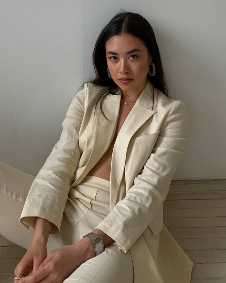 Sasha Mei wearing the VIEREN White Diamond women's rectangular watch