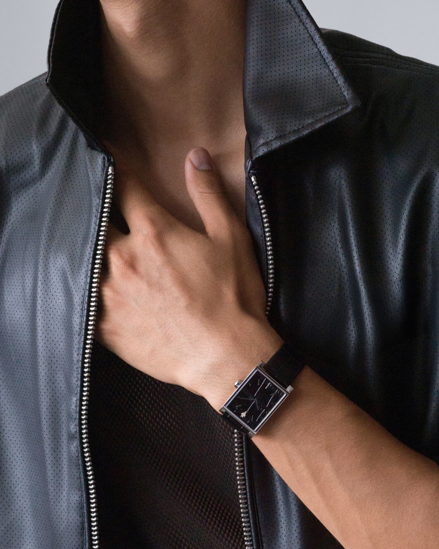 VIEREN Black Croc Leather men's rectangular watch
