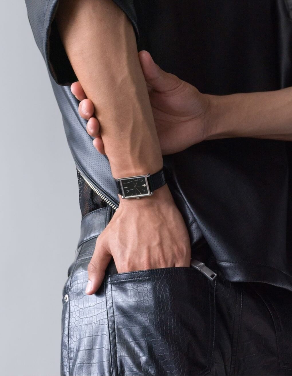 VIEREN Black Croc Leather men's watch graduation gift