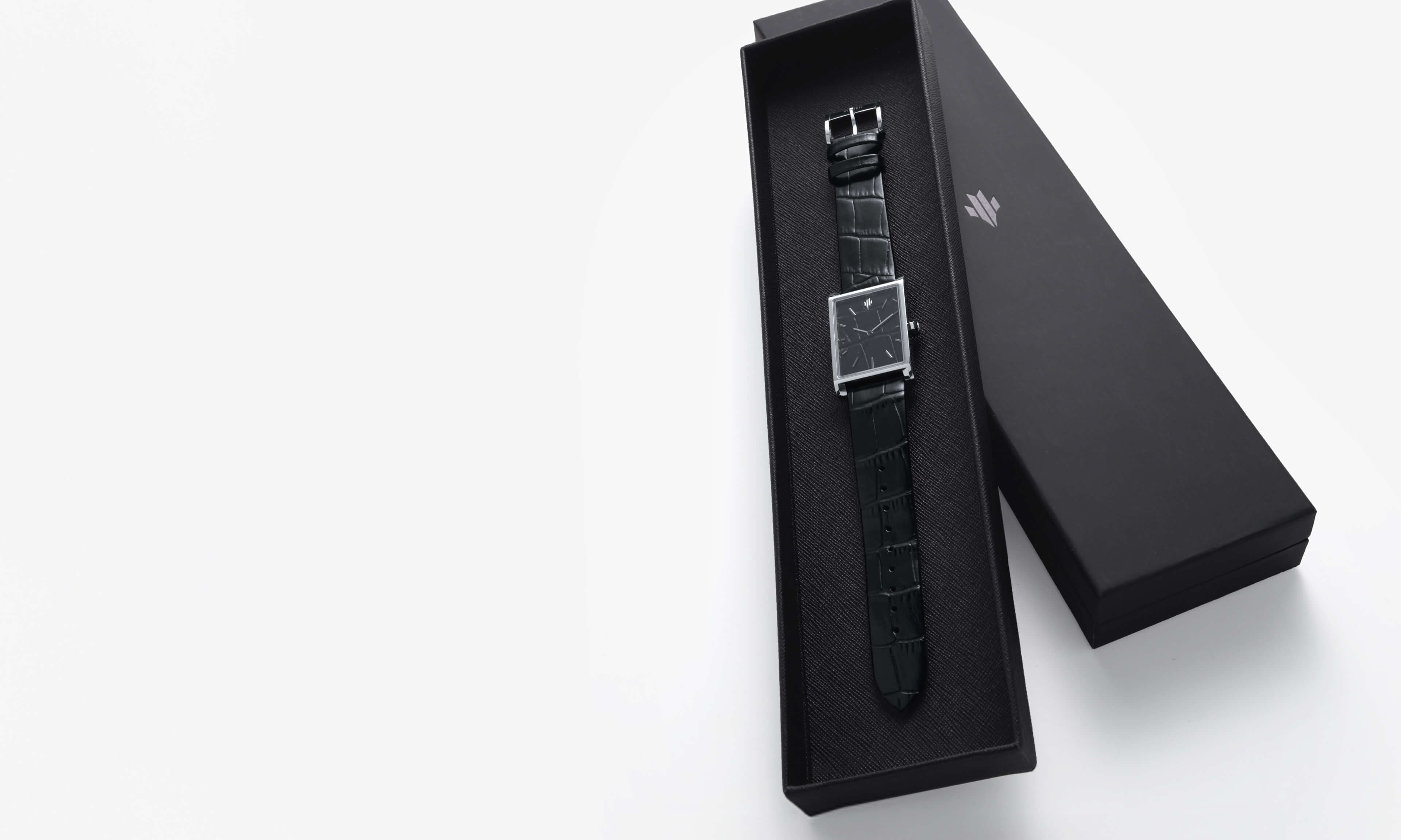 VIEREN Black Croc Leather rectangular watch with signature box set and valet tray packaging