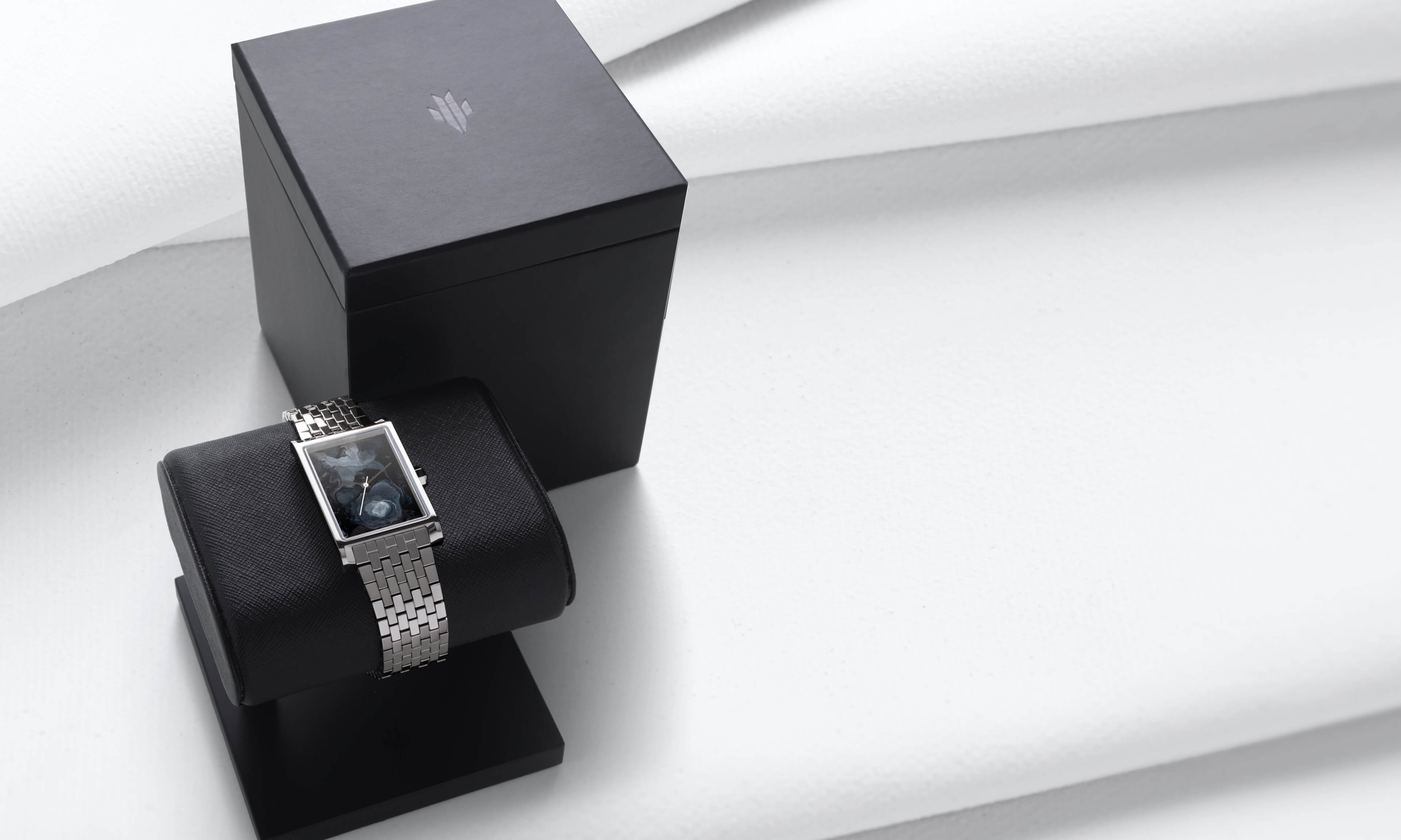 VIEREN x Cosmodernism rectangular watch with signature box set and display packaging