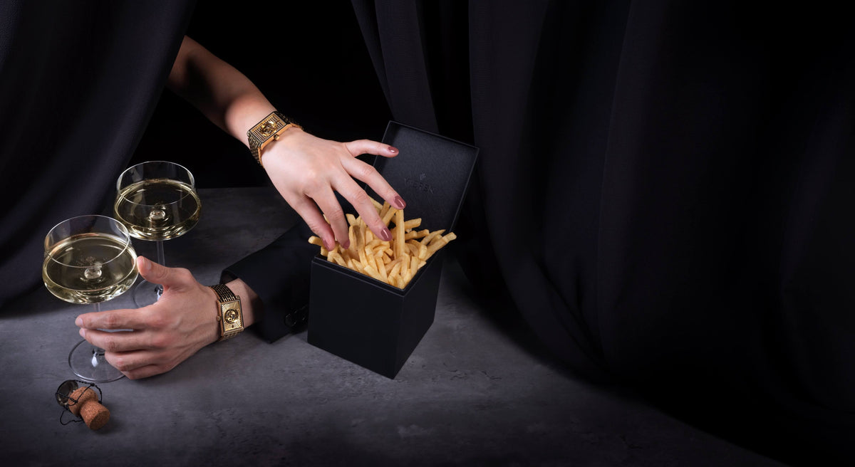 VIEREN gold rectangular watches couples watch sets with fries and drinks