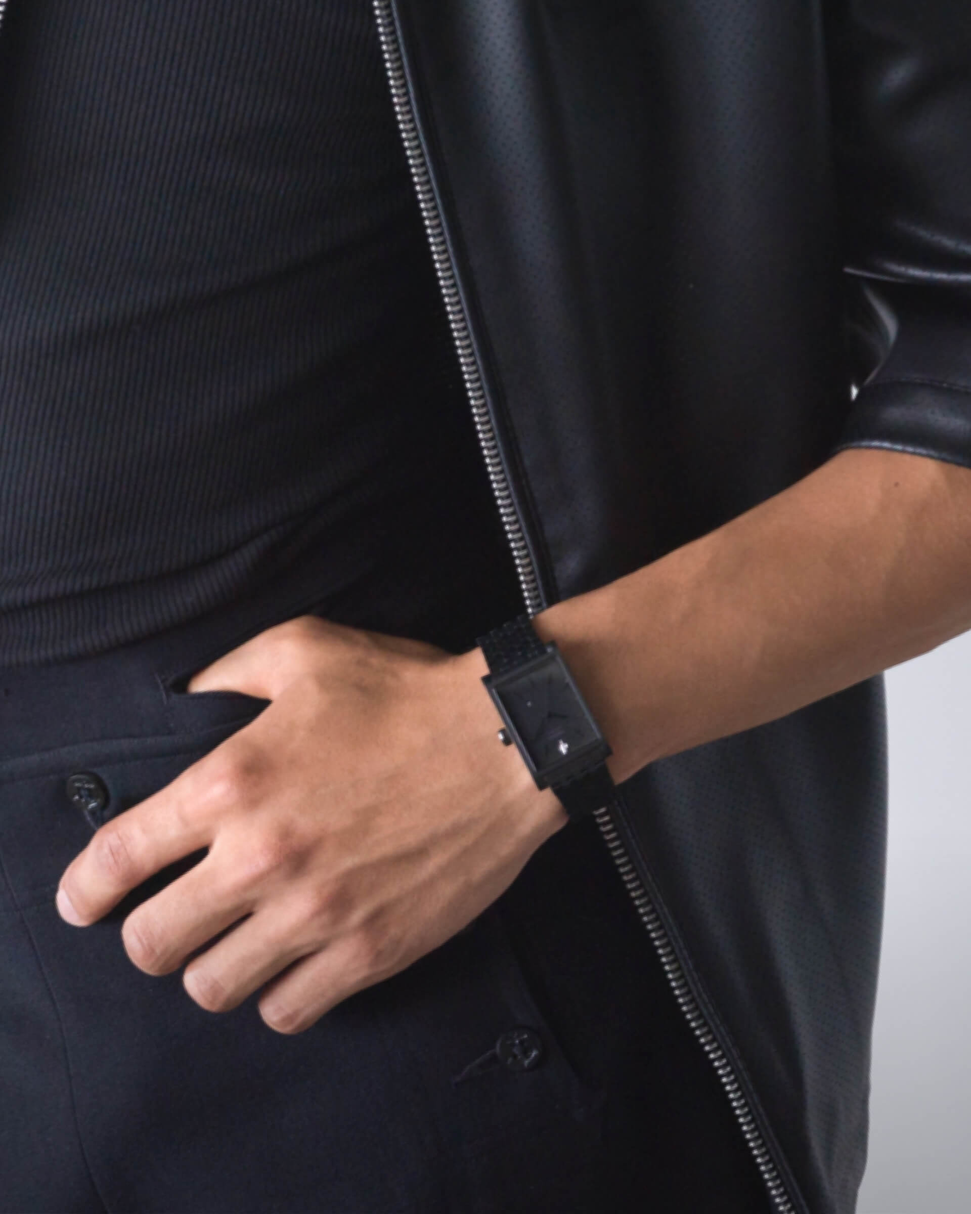 VIEREN Matte Black men's rectangular watch