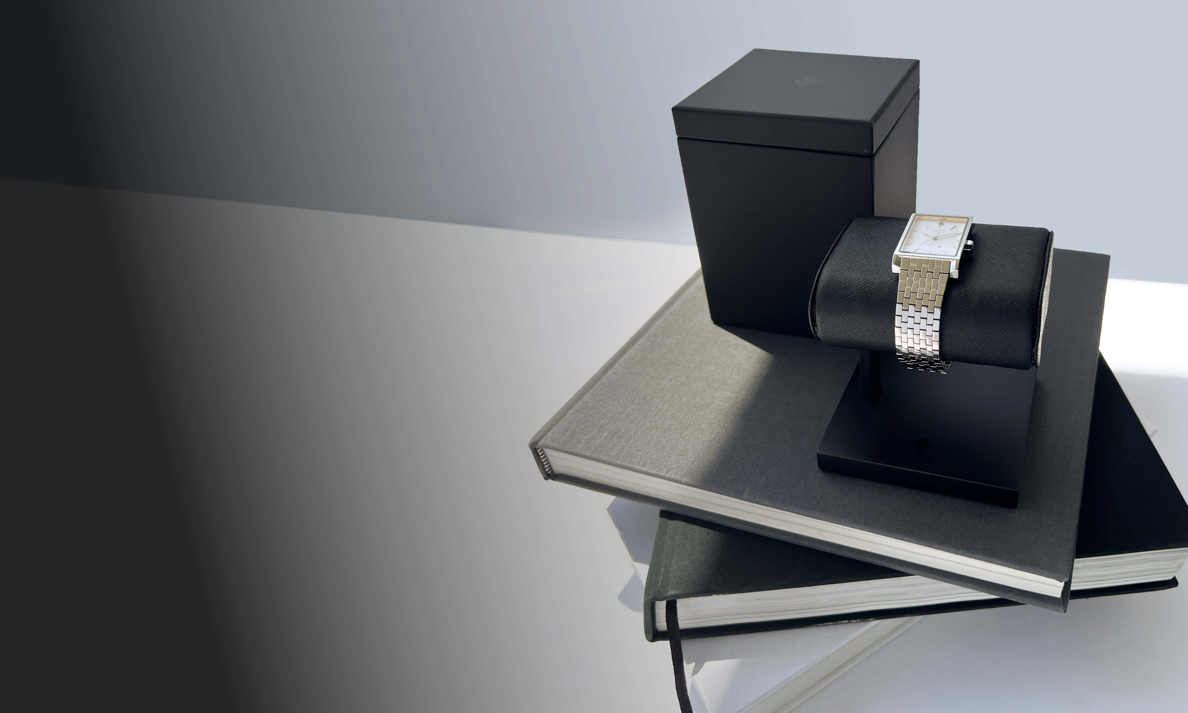 VIEREN Matte White rectangular watch with watch stand and box set graduation gift