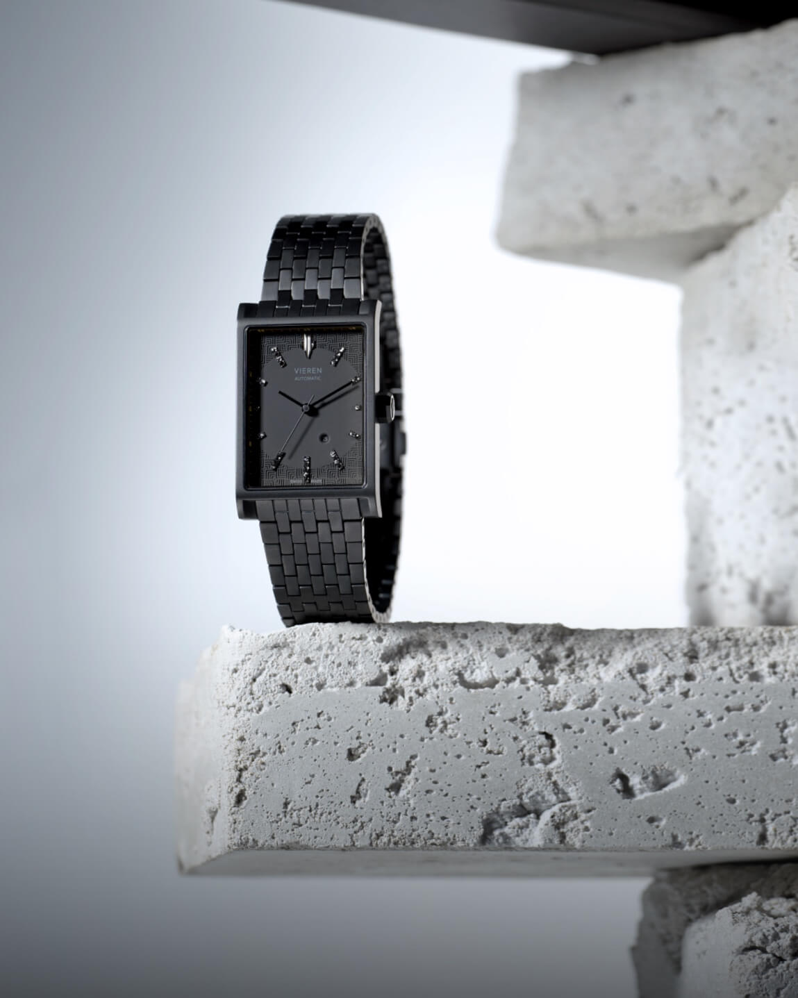 VIEREN Black Diamond rectangular watch with black diamond dial