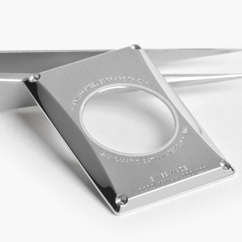 VIEREN White Diamond rectangular watch with sapphire crystal caseback