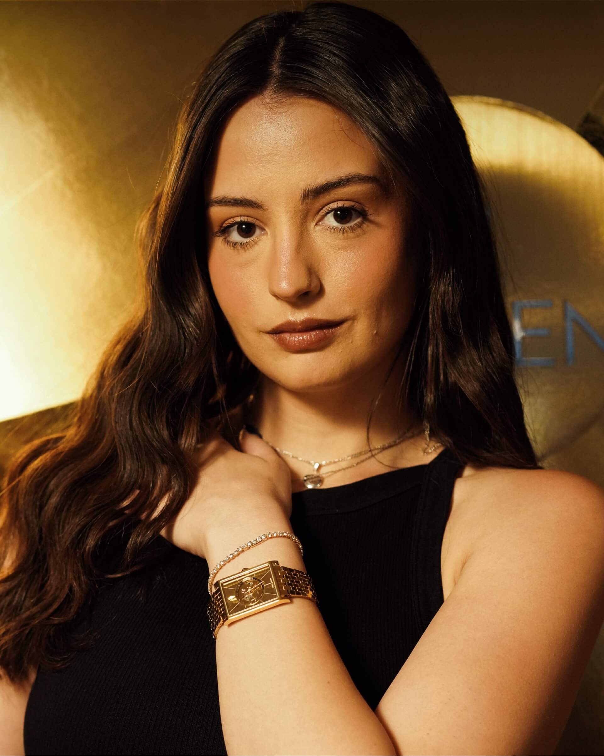 Marina Marimaki wears VIEREN Gold Mirror watch