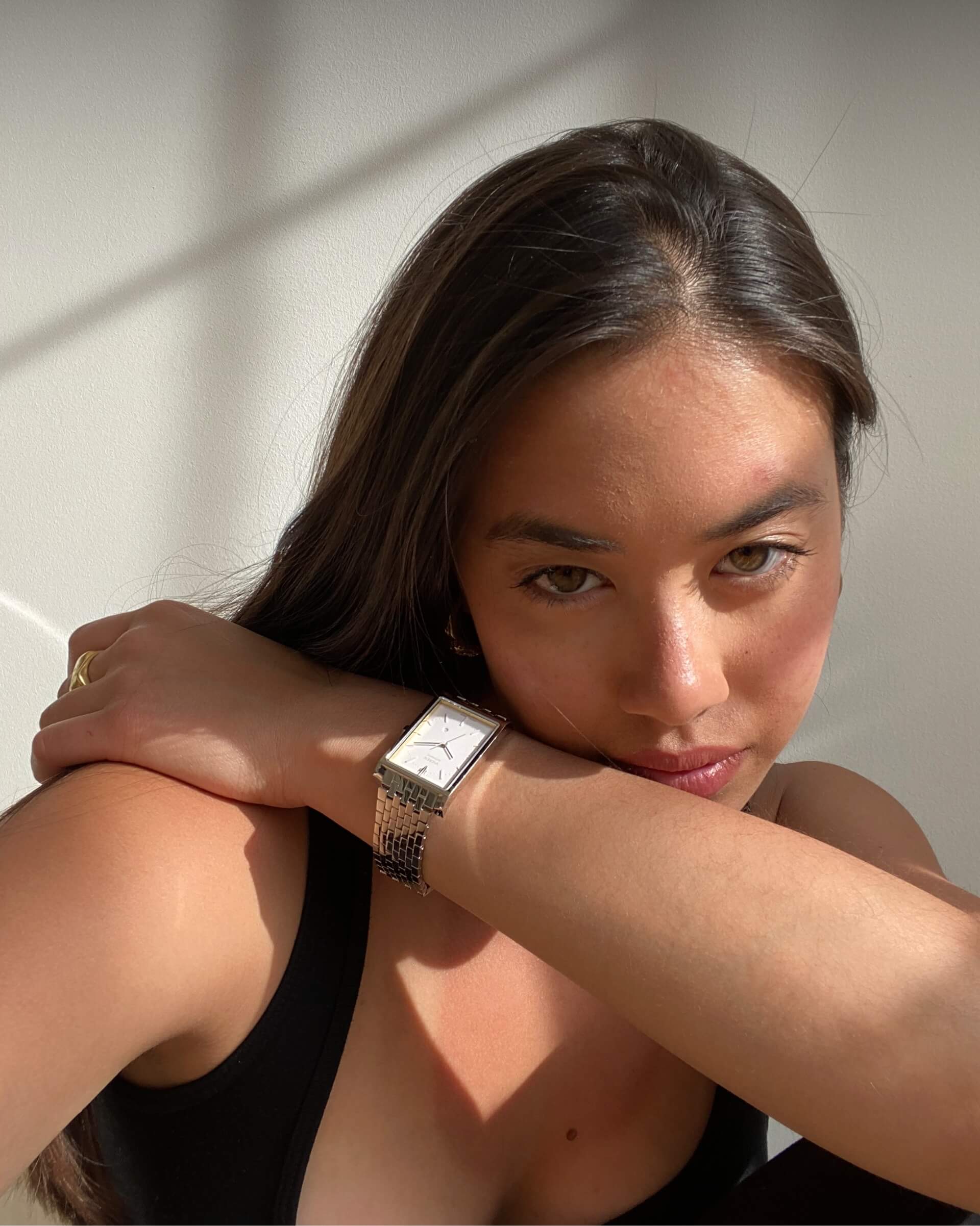 Sasha Mei wearing VIEREN Matte White watch