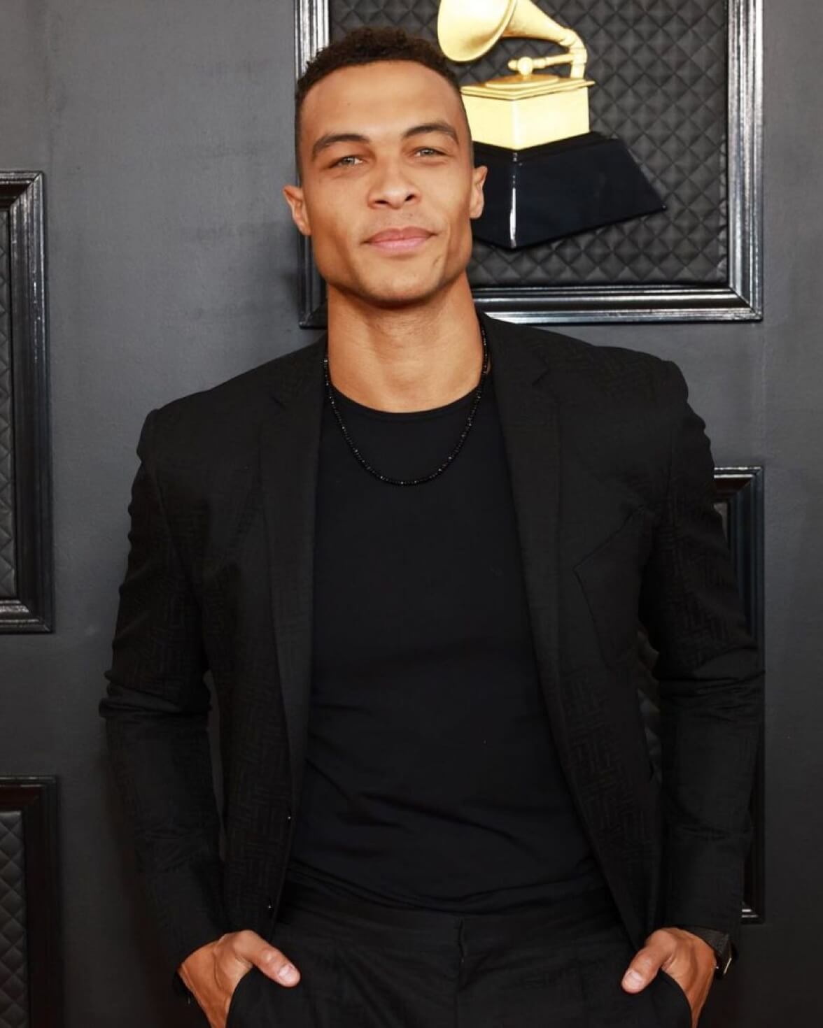 Dale Moss wearing the VIEREN Black Diamond watch at the Grammys