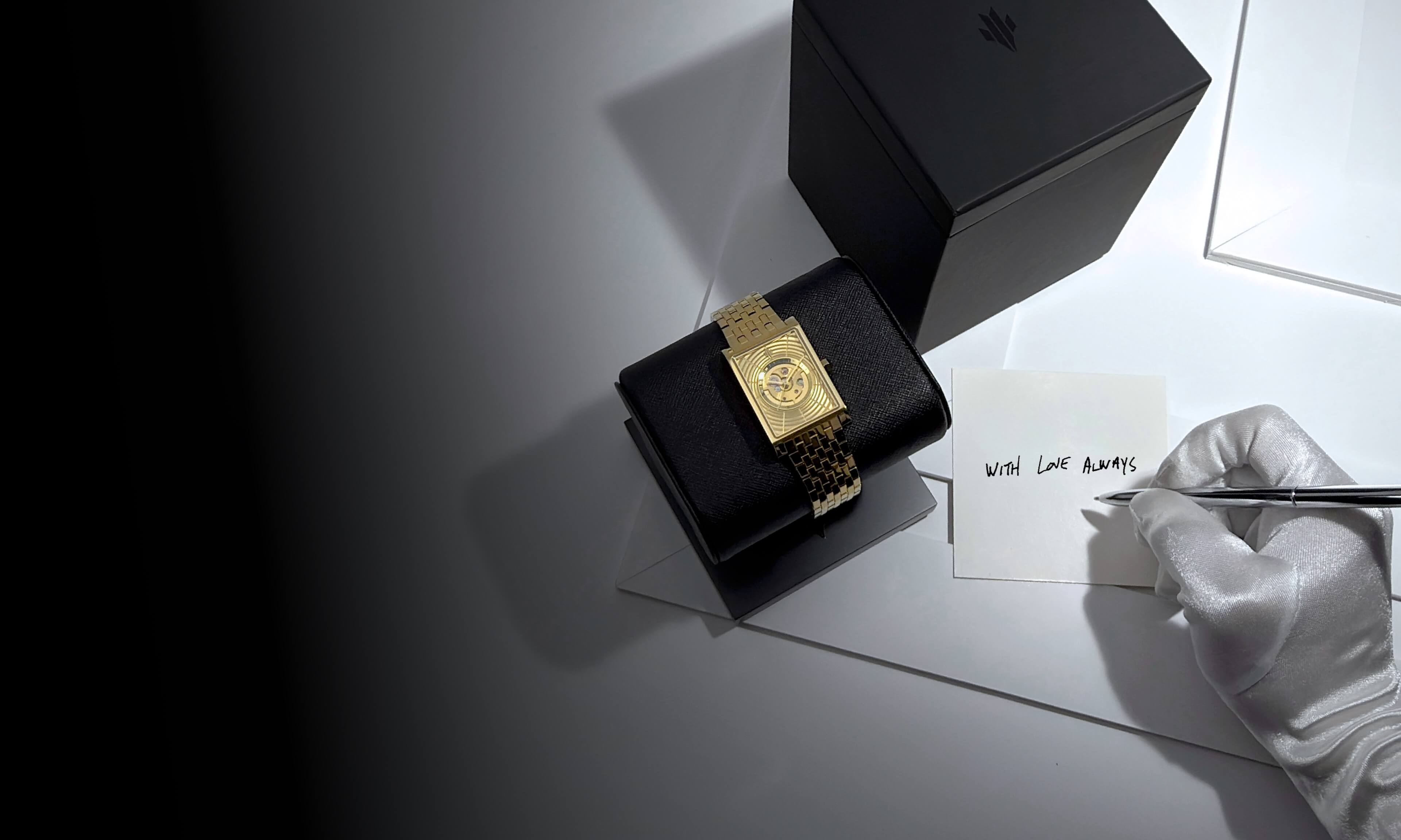VIEREN Gold Waves watch with display stand and box set Father's Day gift