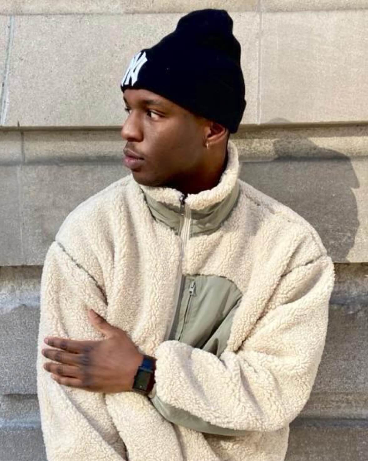 Malcolm Omoruyi wearing the VIEREN Matte Black rectangular watch