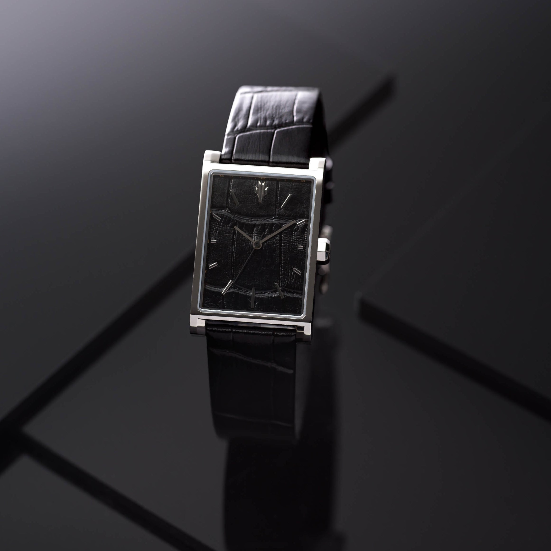 VIEREN Black Croc Leather watch
