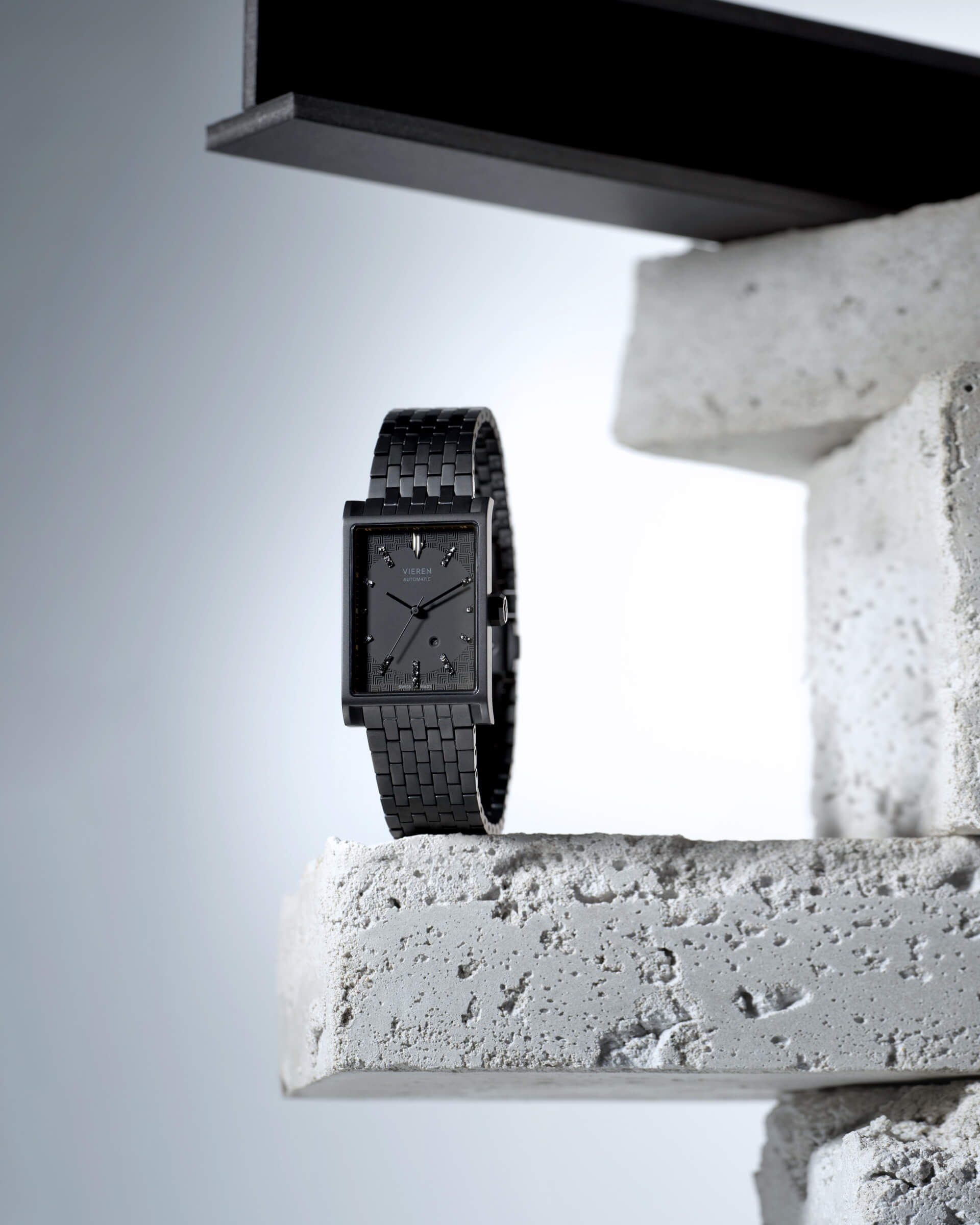 VIEREN Black Diamond rectangular watch inspired by modernist architecture design