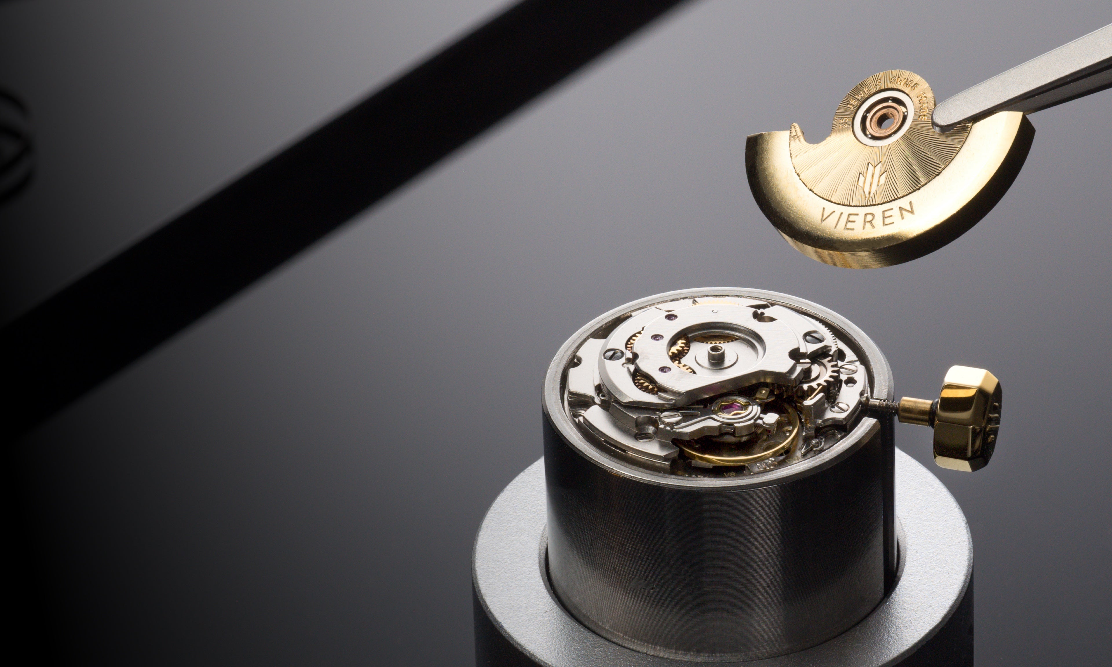 VIEREN Swiss ETA 2671 automatic movement with gold rotor, balance wheel, and gold crown