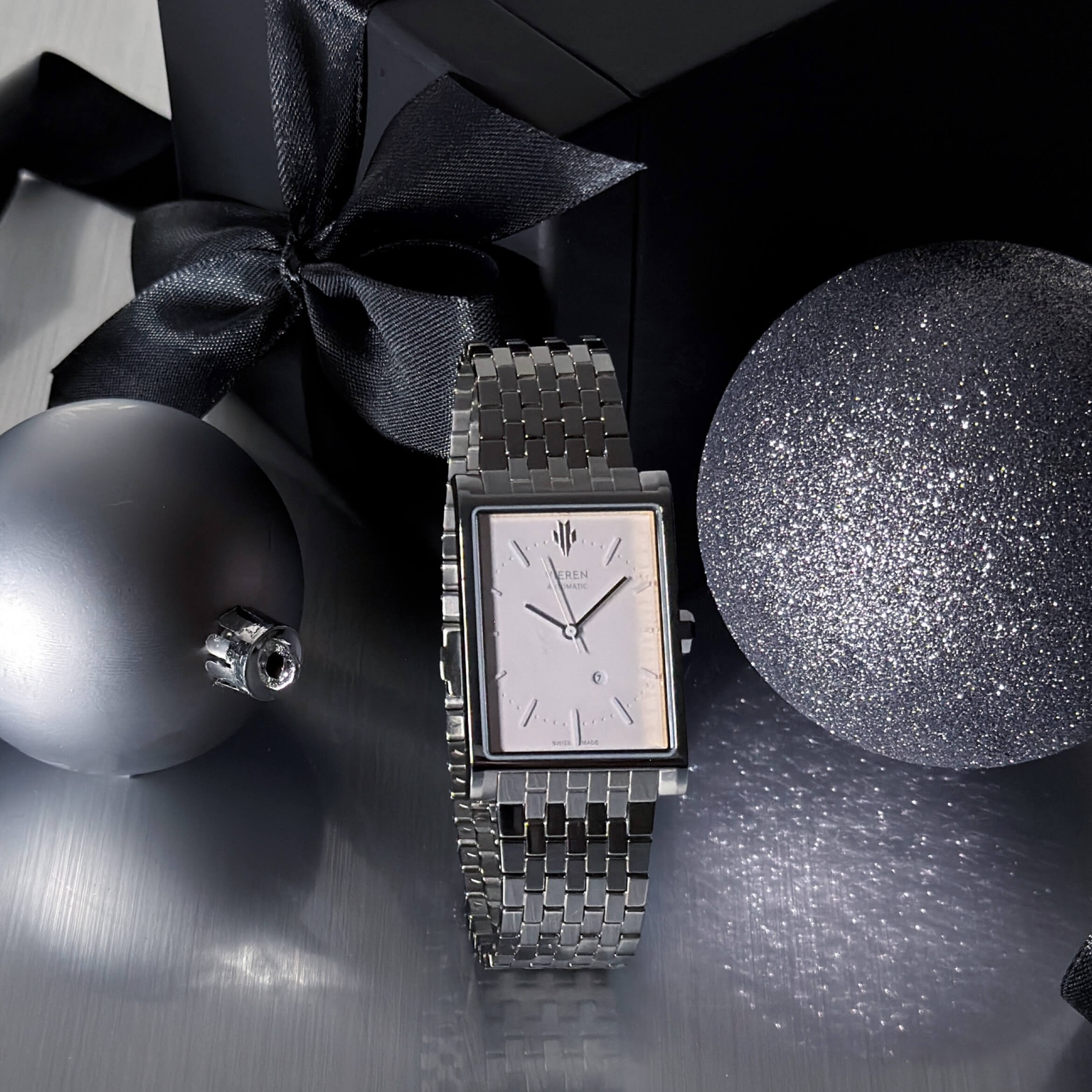 VIEREN Matte White rectangular watch holiday gift