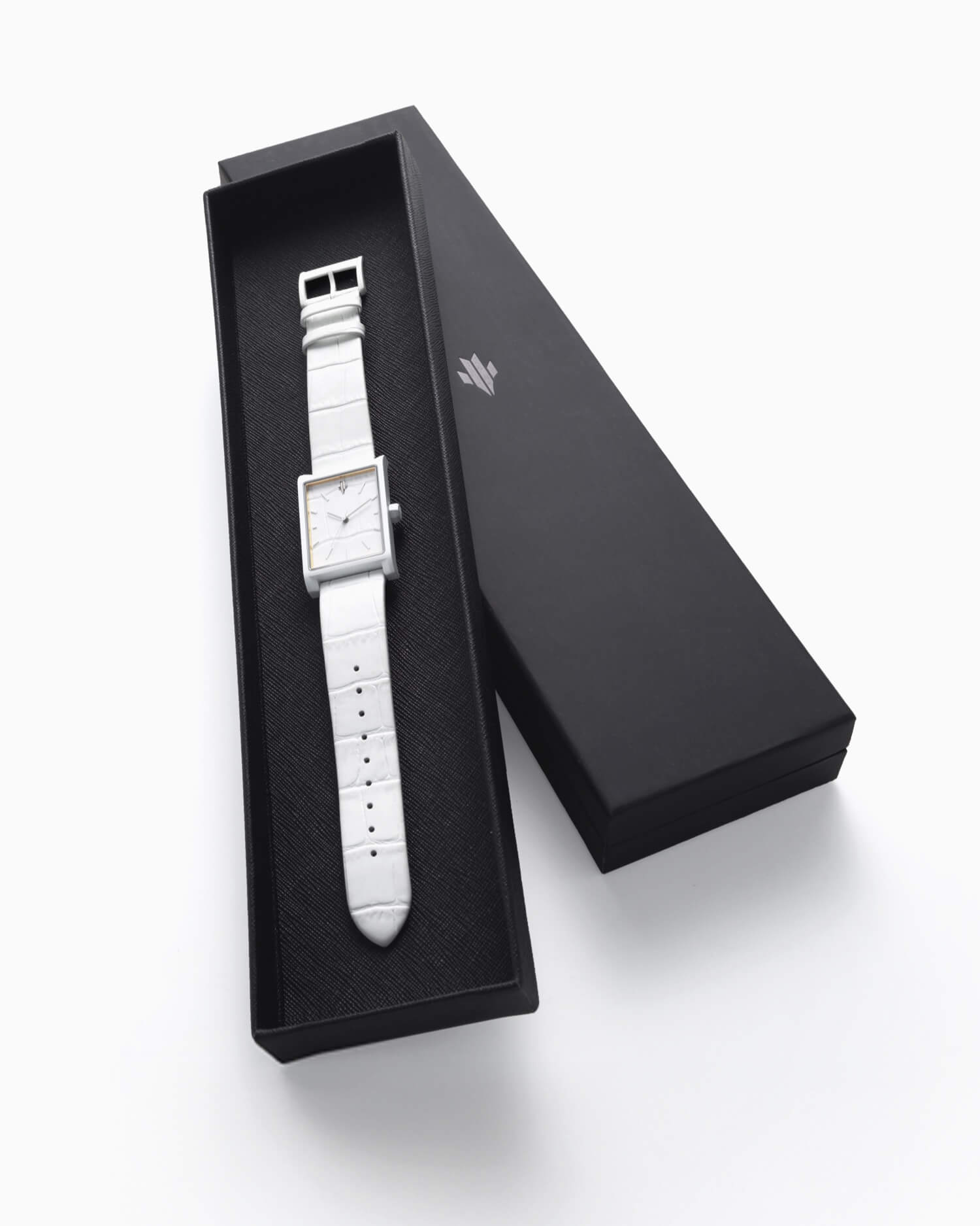 VIEREN White Croc Leather rectangular watch with signature box set and display valet tray packaging