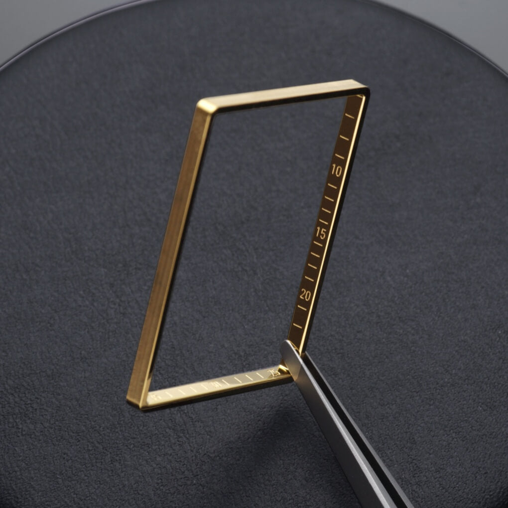 VIEREN Steel Stereo Diamond rectangular watch with 18K gold rehaut ring and etched minute tracker detail