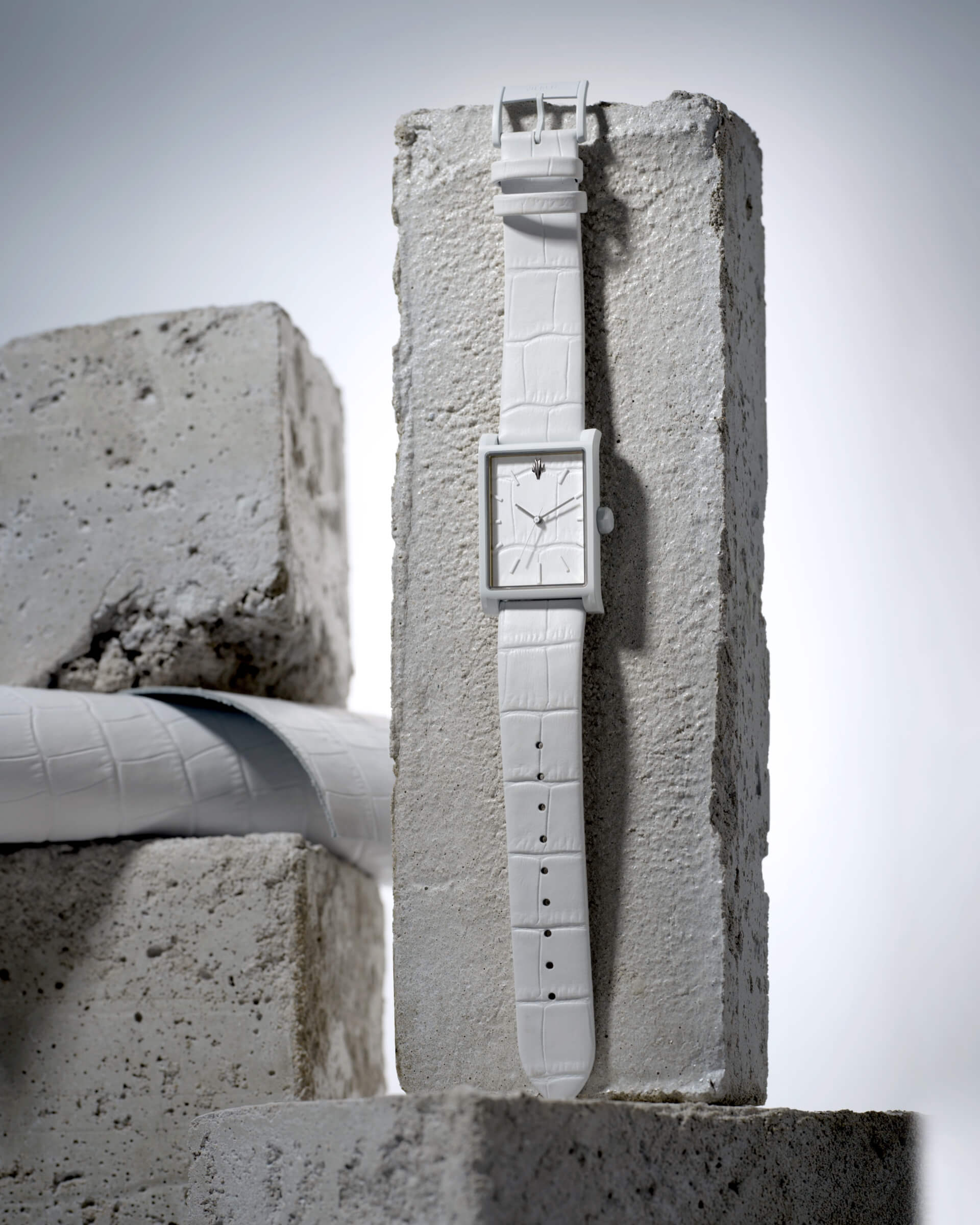VIEREN White Croc Leather rectangular watch inspired by modernist architecture design